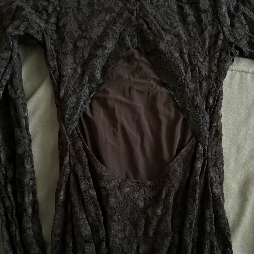 Long sleeve backless midi dress. Moda International. Size: XS - Picture 7 of 8